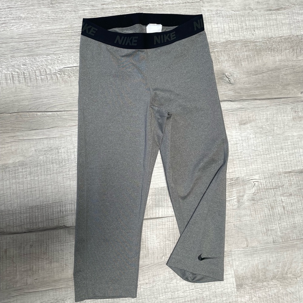 Nike Grey Cropped Leggings